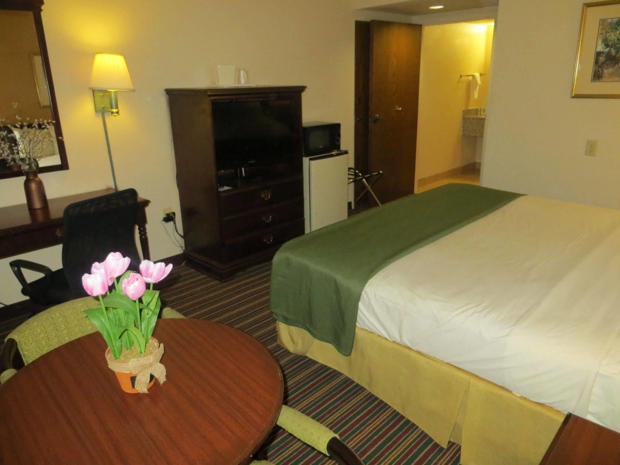 Quality Inn & Suites Atlanta Stone Mountain Ngoại thất bức ảnh